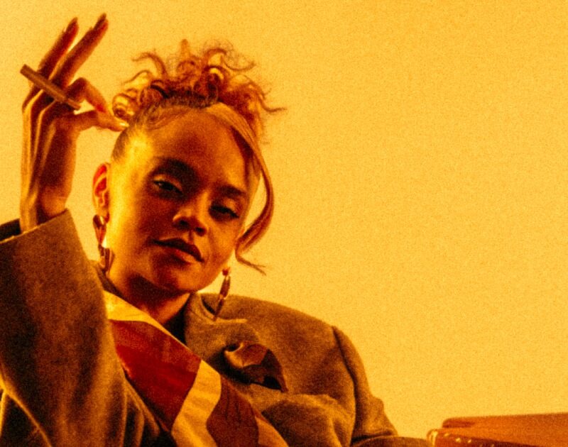 Exclusivo: veja o clipe de ‘Abstinência de Baile’, de Sarah Roston