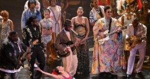 Elenco de 'Pecadores' recria sequência musical do filme