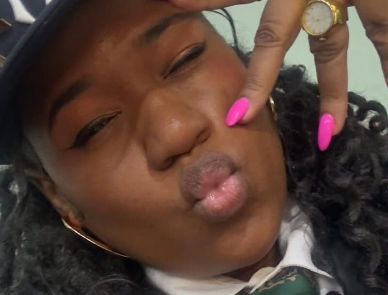 Lolla BR 2026: DJ Tamy mostra discotecagem assertiva no Sprite Fresh Distric