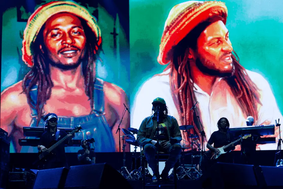 Edson Gomes triunfa com reggae libertário no Lollapalooza Brasil 2026 1 Show de Edson Gomes no Lollapalooza 2026. Crédito: Tati Silvestroni/Billboard Brasil