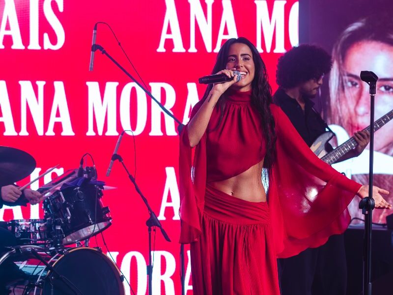 Lolla BR 2026: Após cantar ‘escondido’, Ana Morais leva MPB ao Coke Studio