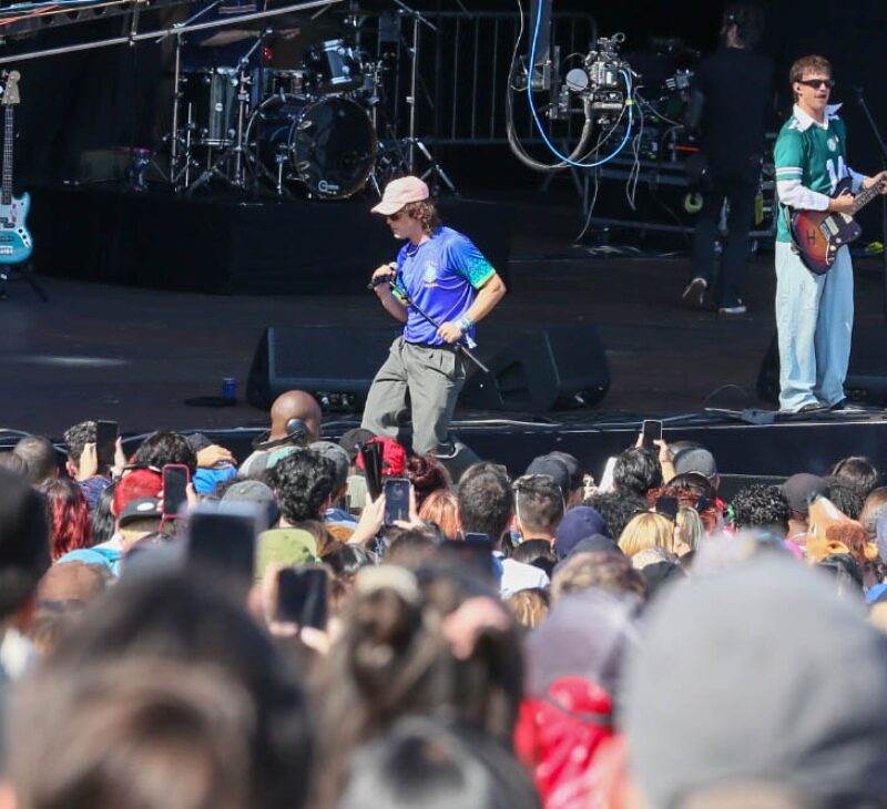 ‘Oasis ao contrário’, Balu Brigada traz frescor ao Lollapalooza 2026