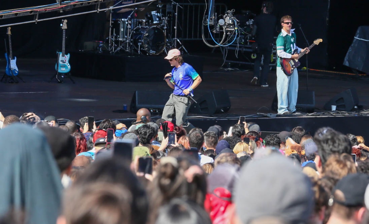 'Oasis ao contrário', Balu Brigada traz frescor ao Lollapalooza 2026 3 Balu Brigada (Sidnei Lopes/@observadordaimagem)
