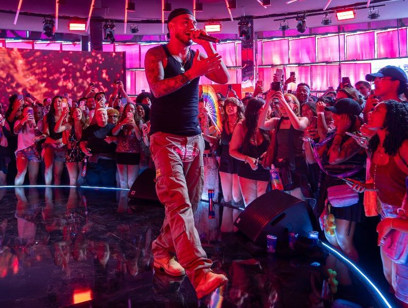 Lolla BR 2026: Entre rimas e o samba, 2ZDinizz leva seu rap ao Coke Studio