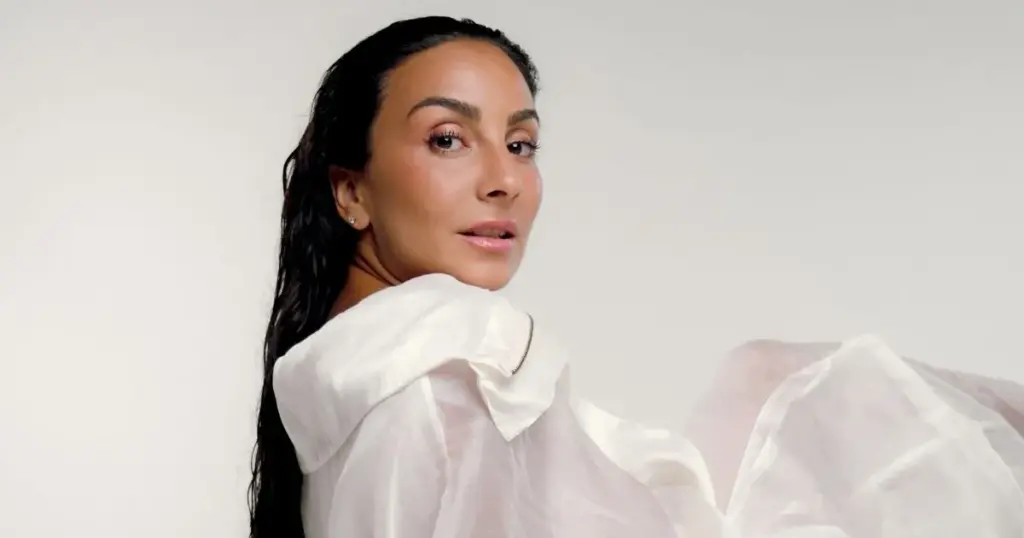 Deya explora espiritualidade e oferece 'reset' com single 'Água de Coco' 1 DEYA (foto Pedro Machado)