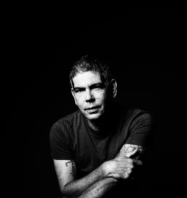 Como o futebol e o crescimento dos filhos inspiraram Dado Villa-Lobos