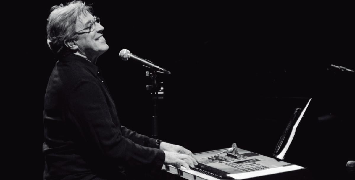 Ivan Lins, que vê em Paulinho da Costa o principal responsável por sua carreira internacional (Levi Bianco/Brazil Photo Press)