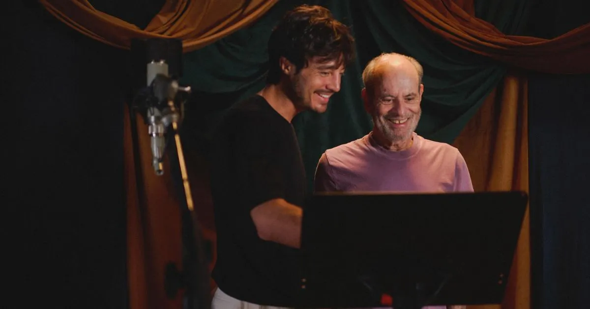 Tiago Iorc e Ney Matogrosso (crédito Pedro Figueiredo - @_pedrohaf)