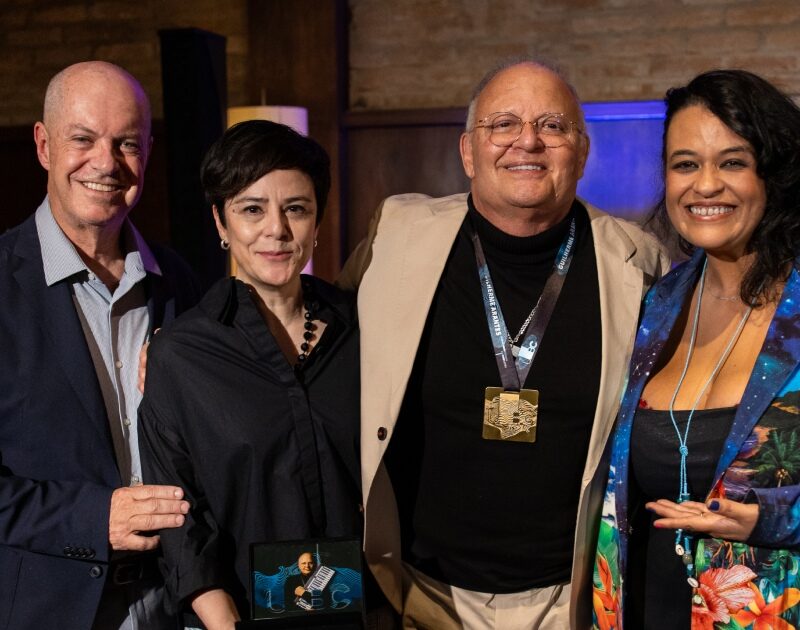 Guilherme Arantes recebe Medalha UBC em SP