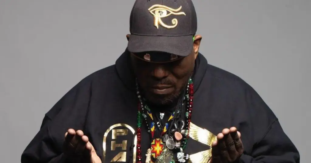 Morre Afrika Bambaataa, pioneiro do hip-hop, aos 67 anos 1 Afrika Bambaataa (reprodução Facebook)