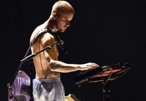 Justin Bieber no Grammy 2026 (Grosby)