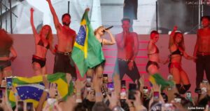 Luisa Sonza no Coachella 2026 (Reprodução YouTube)