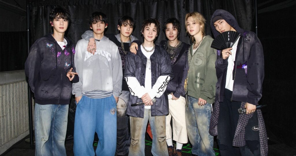 RM, do BTS, celebra retorno aos palcos e pede: 'Confiem em nós mais uma vez' 1 BTS