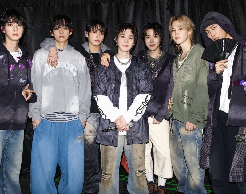 RM, do BTS, celebra retorno aos palcos e pede: ‘Confiem em nós mais uma vez’