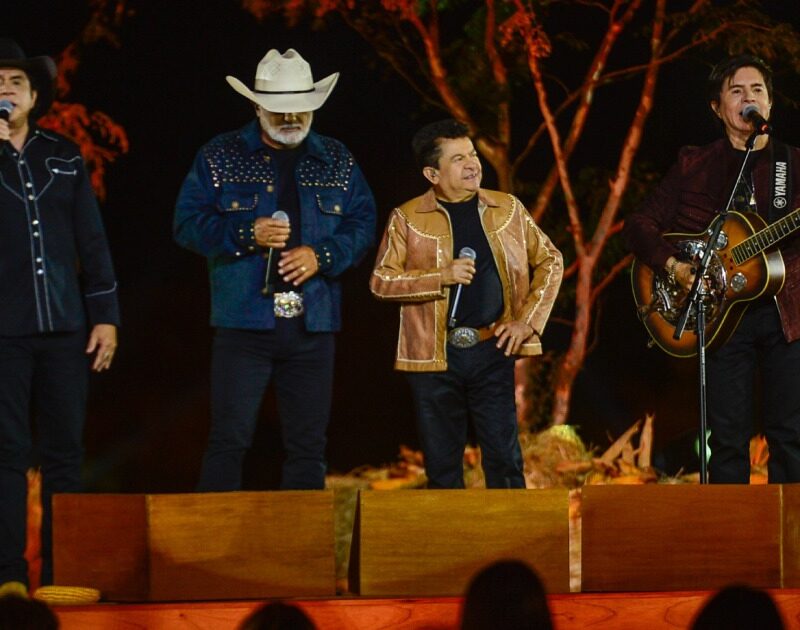 Chitãozinho & Xororó e Zezé Di Camargo & Luciano chegam à Barretos 2026