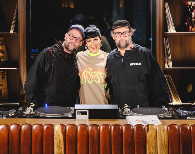 ‘Música que Não Toca por Aí’: OSGEMEOS falam de infância e discos importantes