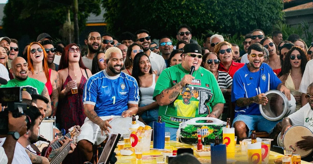 Menos é Mais grava clipe de 'Champanhe' em clima de Copa 2 Menos é Mais (foto - Ricardo Ribeiro)