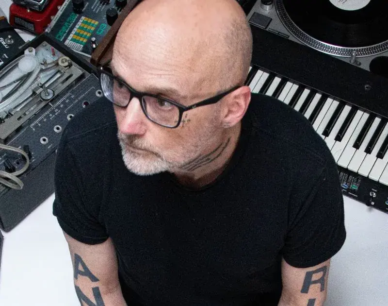 Moby doa lucro de shows no Coachella para organizações de direitos dos animais