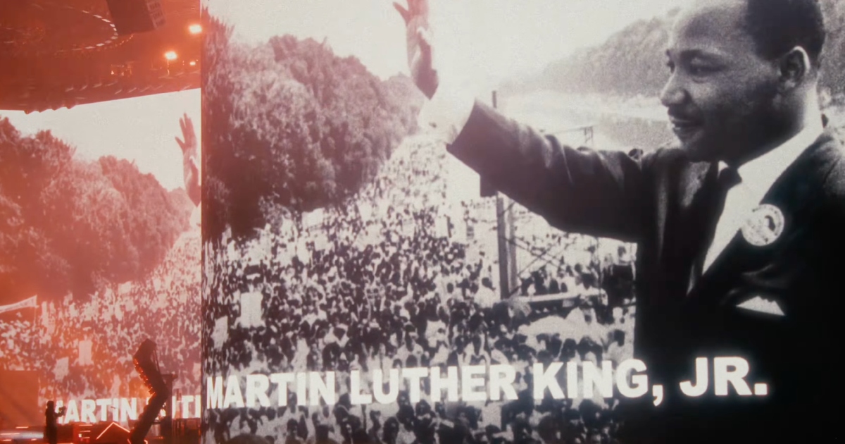 The Strokes lembram a responsabilidade dos EUA no assassinato de Martin Luther King Jr. durante o Coachella 2026 (REpordução YouTube)