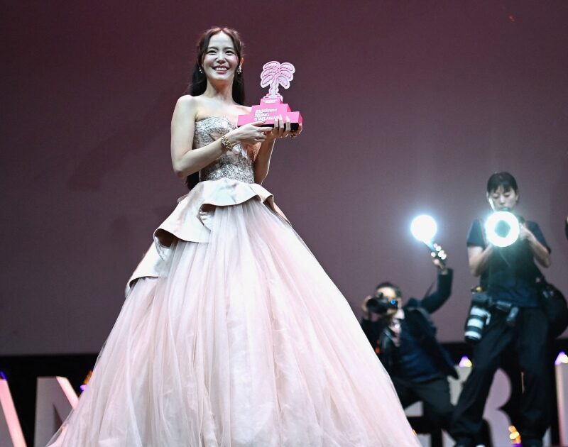 Jisoo, do BLACKPINK, recebe prêmio no Canneseries na França