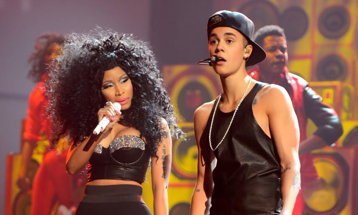Justin Bieber e Nicki Minaj apresentam "Beauty and a Beat" no AMAs 2012 ( Reprodução YouTube)
