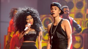 Justin Bieber e Nicki Minaj apresentam "Beauty and a Beat" no AMAs 2012 ( Reprodução YouTube)