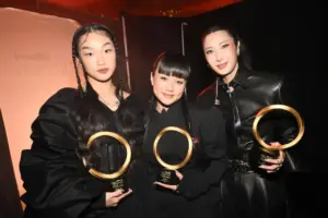 "Guerreiras do K-pop": Audrey Nuna, Rei Ami e Ejae do HUNTR/X no Billboard Women in Music 2026 held no Hollywood Palladium no dia 29 de abril de 2026, em Los Angeles, California. (Billboard)