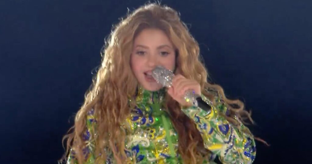 Shakira em Copacabana (Reprodução TV Globo)
