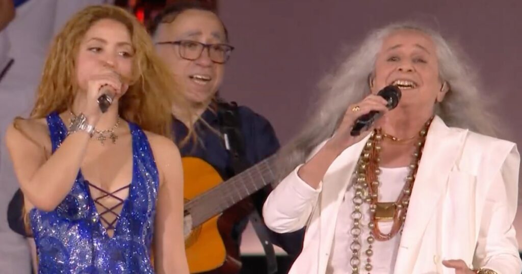 Shakira e Maria Bethânia em Copacabana (Reprodução TV Globo)