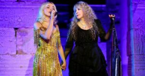 Sabrina Carpenter e Stevie Nicks cantam no Met Gala 2026 (Reprodução Instagram)