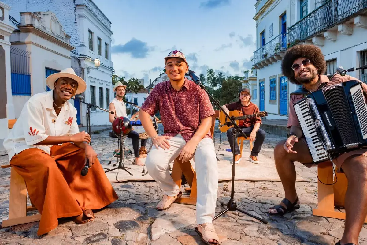 João Gomes, Jota.Pê e Mestrinho em foto de divulgação de “Dominguinho 2” (Reprodução)