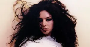 Charli xcx (reprodução Facebook)