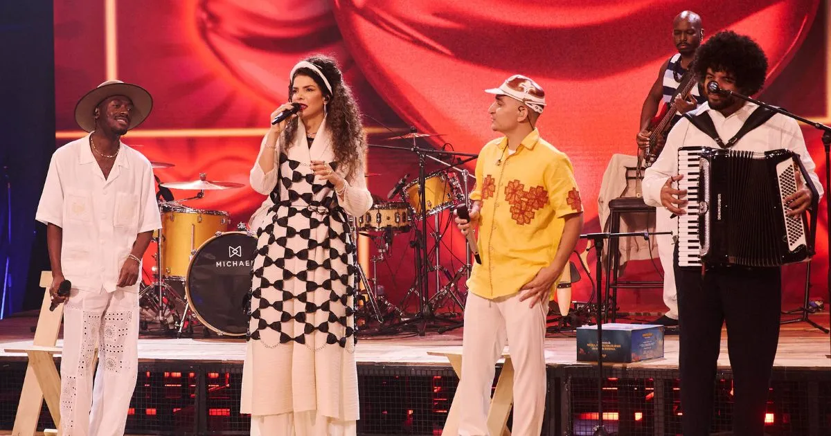Dominguinho e Vanessa da Mata no Altas Horas (Globo/Vinicius Marques)