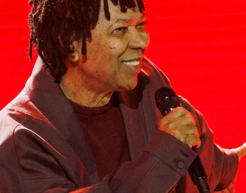 Djavan anuncia turnê inédita para celebrar 50 anos de carreira; veja detalhes