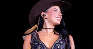Ana Castela no Ribeirão Rodeo Music (Instagram @anacastelacantora)