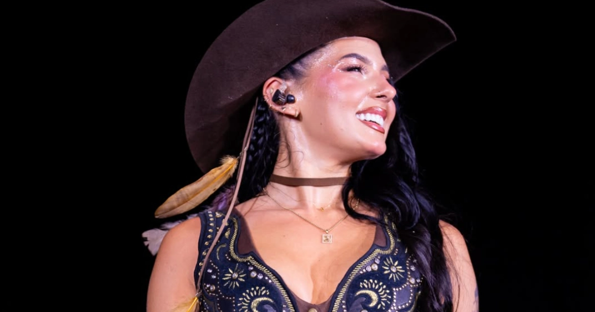 Ana Castela no Ribeirão Rodeo Music (Instagram @anacastelacantora)