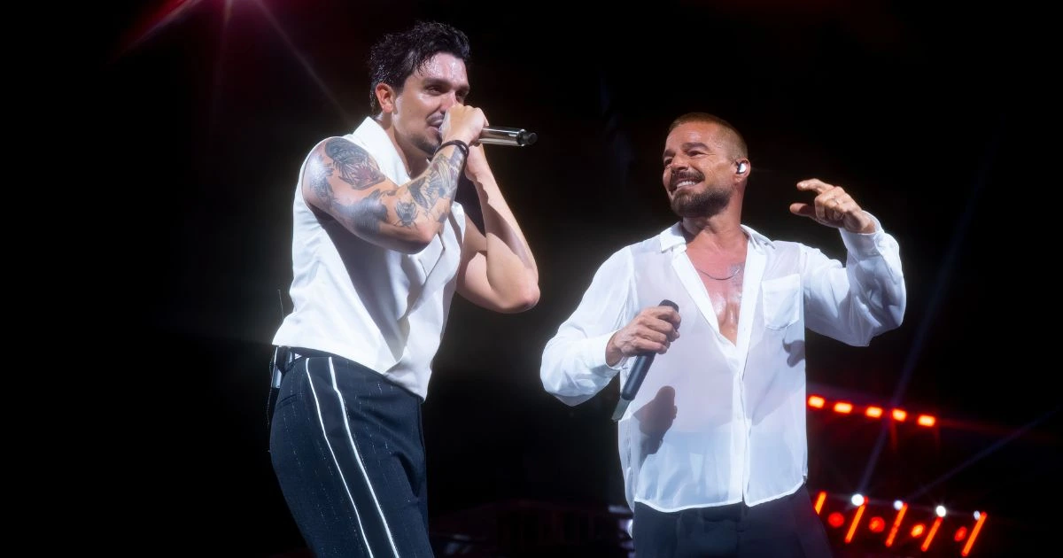 Luan Santana e Ricky Martin durante Registro Histórico no Rio de Janeiro (foto @porangaba)