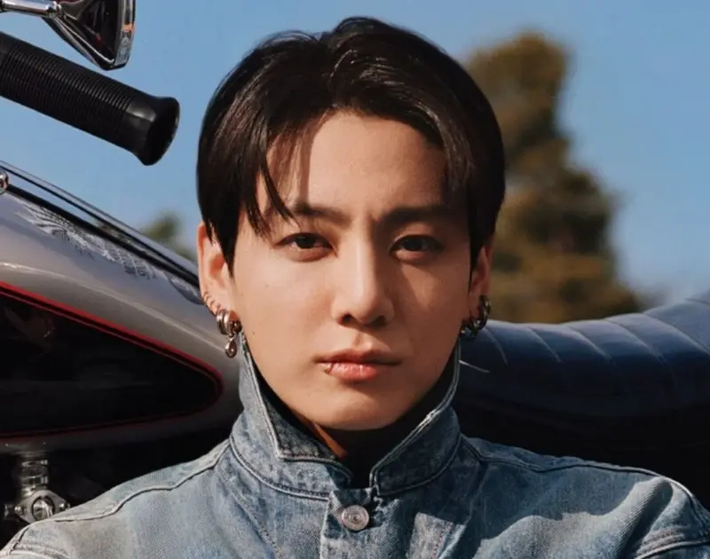 Jung Kook, do BTS, lança coleção na Calvin Klein; veja fotos exclusivas