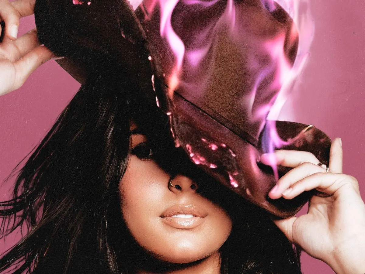 Capa de "Fire Arena", de Ana Castela (Divulgação)