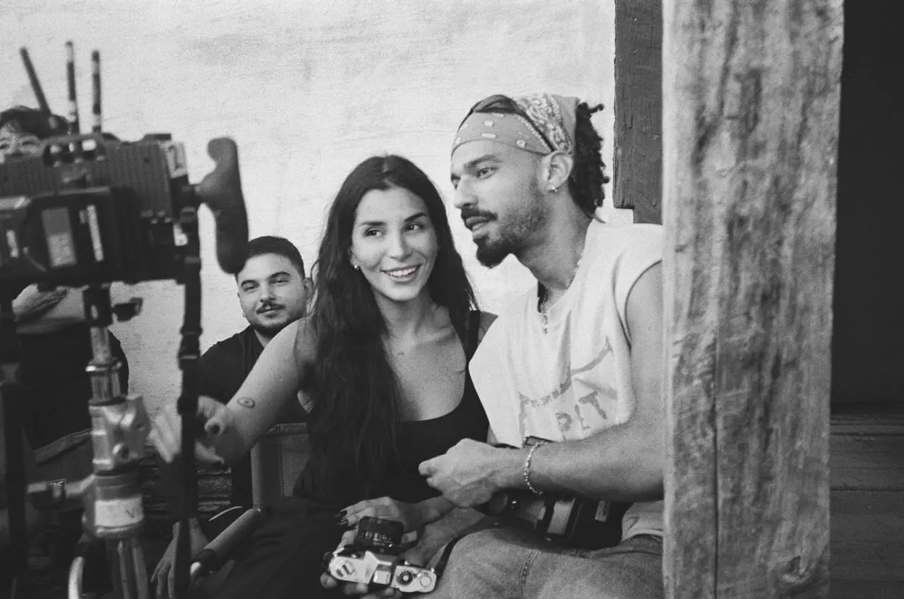 Nidia Aranha nos bastidores da produção do disco "EQUILIBRIVM", de Anitta (Arquivo pessoal/Divulgação/Instagram @nidia_aranha)