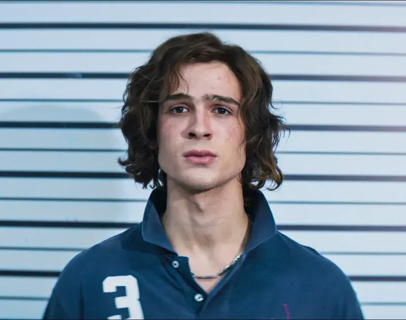 João Guilherme estrela filme inspirado em hacker brasileiro; vídeo