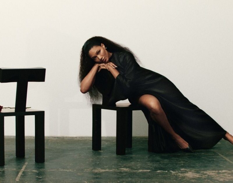 Luedji Luna revisita carreira em disco acústico; ouça aqui