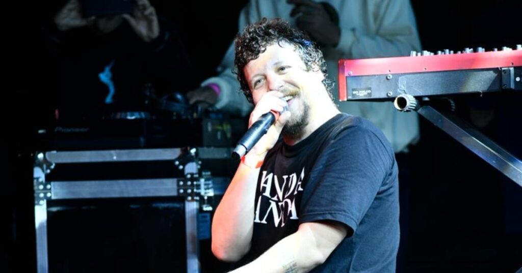 Chico Chico no Bourbon Festival, em Paraty (Frank Menezes)