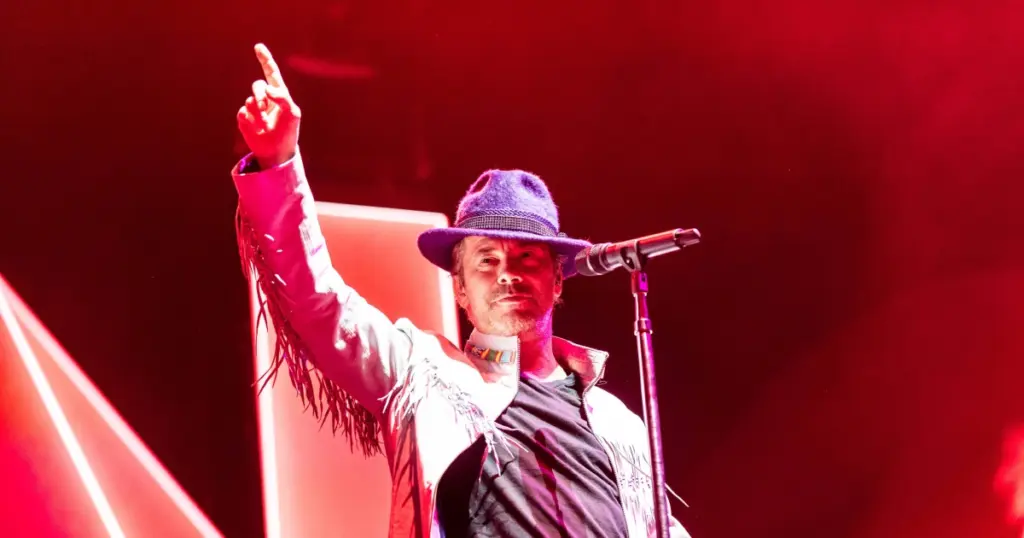 Jay Kay, vocalista do Jamiroquai (Grosby)