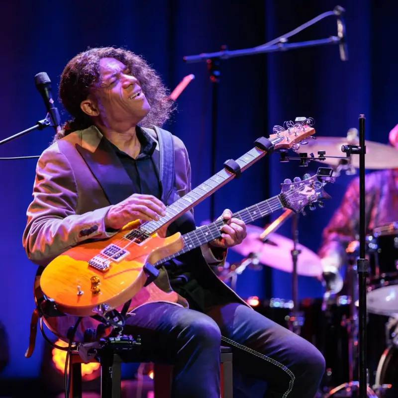 Stanley Jordan toca Jimi Hendrix em SP