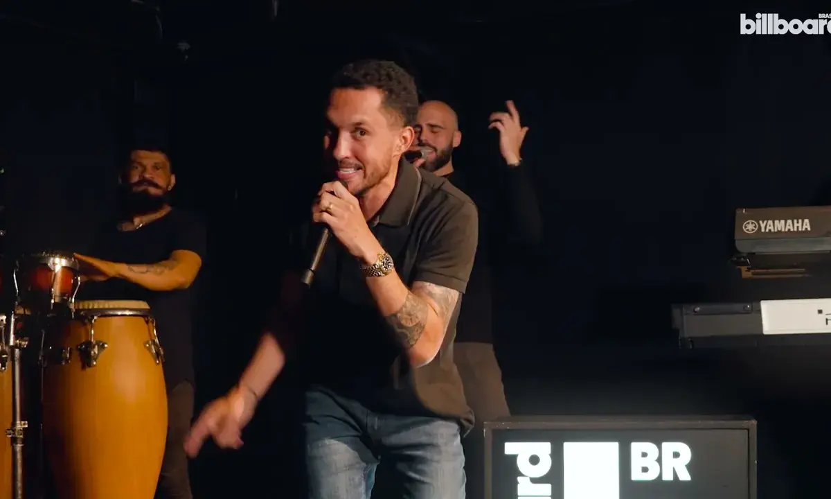 Grelo ao vivo na Billboard Brasil (Reprodução YouTube)