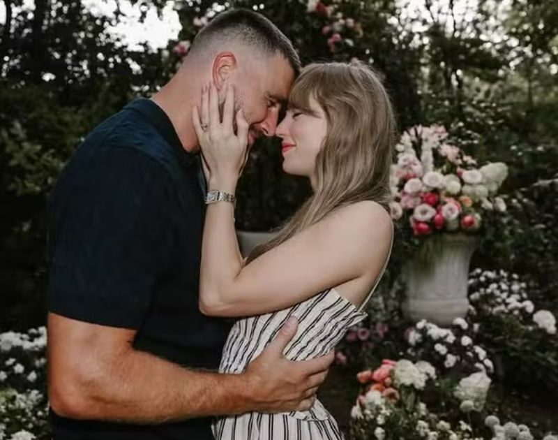 Taylor Swift e Travis Kelce marcam data para casamento, diz site