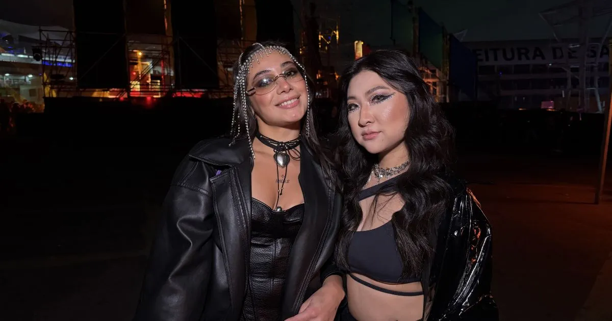 Veja o que fãs fazem para ficar 'no front' e perto dos DJs no Só Track Boa 2026 3 Karina Roberta e Jessica Akeny no Só Track Boa 2026