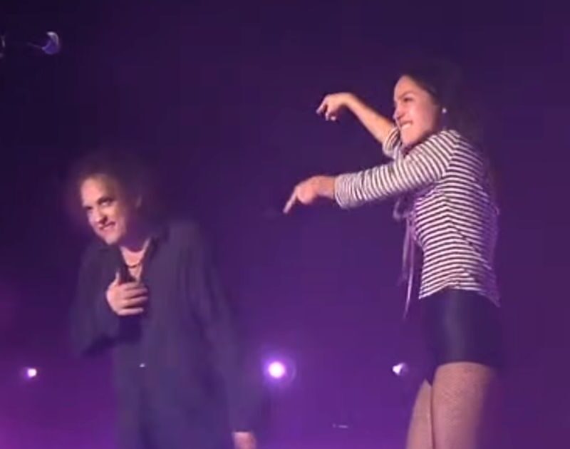 Olivia Rodrigo estreia música com Robert Smith; veja aqui