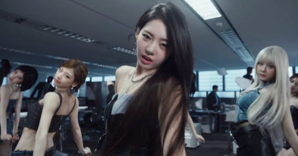 BABYMONSTER no clipe de "Sugar Honey Ice Tea" (Reprodução YouTube)